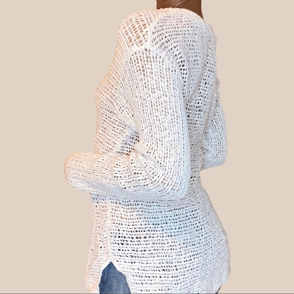 White Crochet Long Sleeve 🤍 - Picture 4 of 4